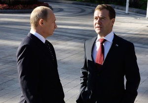 Медведєв запропонував Путіну балотуватися у президенти Росії