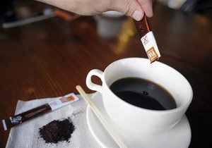 Мін юст США викрили у купівлі кексів та кави за завищеними цінами
