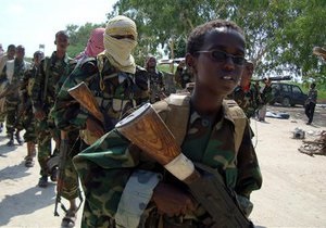 У Сомалі переможців конкурсу на знання Корану серед дітей нагородили зброєю