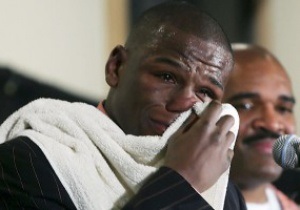Крокодилячі сльози: Нещадний чемпіон з боксу розплакався на прес-конференції