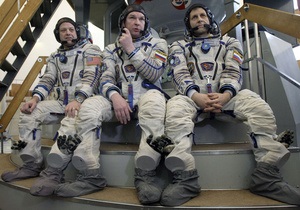Троє членів екіпажу МКС благополучно повернулися на Землю