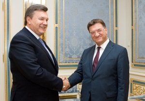Янукович пообіцяв президенту ПА ОБСЄ «удосконалити демократичні стандарти» в Україні