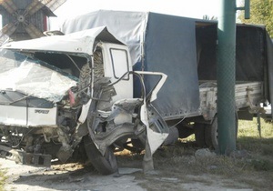 У Києві вантажівка пошкодила дев ять автомобілів