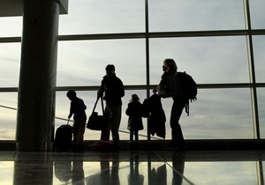 В аеропортах США скасують процедуру особистого огляду дітей