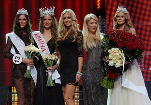 Фотогалерея: Красуня року. Періс Хілтон вибрала переможницю Міс Україна-2011