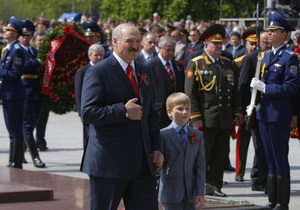 Молодший син Лукашенка навчатиметься у сільській школі під Мінськом