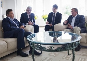 Янукович зустрівся з Коморовським тет-а-тет. Арешт Тимошенко серед тем розмови не згадується