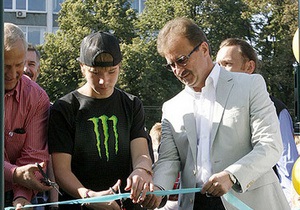На Русанівській набережній у Києві планують до листопада побудувати скейт-парк
