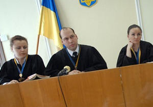 Суд у справі Луценка оголосив перерву: одному з суддів стало зле