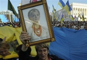 Суд вирішує, чи звільняти Тимошенко