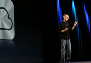 Стів Джобс пішов з посади гендиректора Apple