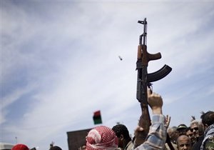 Ведуча головного лівійського телеканалу вийшла в ефір з пістолетом