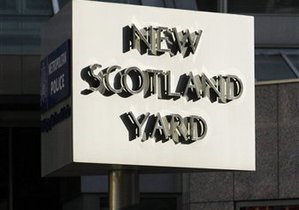 Скандал навколо NoW: Слідчого Скотланд-Ярду звинувачують у витоку даних до Guardian