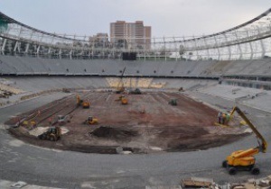 На НСК Олімпійський розпочато укладання поля