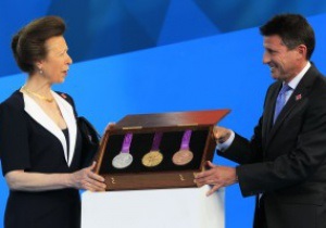 Фотогалерея: Золото перемог. У Лондоні представили медалі Олімпіади-2012