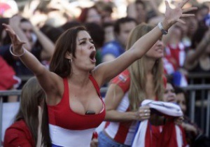 Известная фанатка пообещала публичный стриптиз, если сборная Парагвая выиграет Кубок Америки