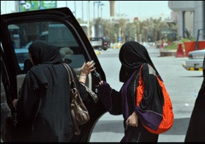 У Саудівській Аравії жінки протестують проти заборони керувати автомобілем