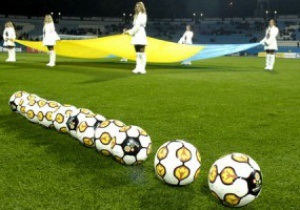 На матчі Україна - Франція вболівальники стануть власниками ексклюзивних м ячів Євро-2012