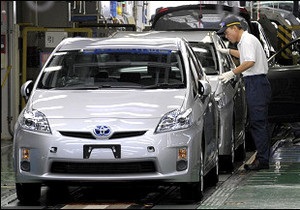 Виробництво автомобілів у Японії стрімко впало