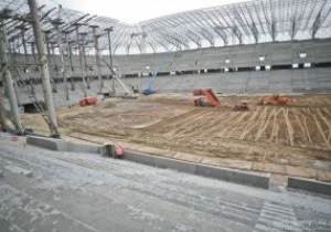 На стадионе во Львове обустраивают футбольное поле