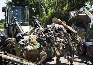 Армія розчищає сміття в Неаполі
