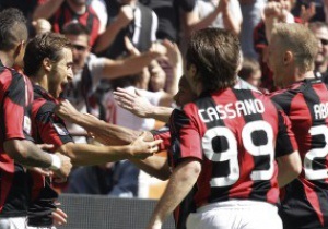 Серия А: Милан обыграл Болонью, Рома добыла героическую победу над Бари