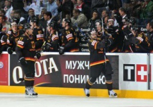 ЧМ-2011 по хоккею: Россия проиграла Германии, Швейцария вырвала победу у Франции