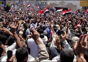В Ємені поранено сотні демонстрантів