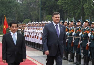 Янукович: Україна зацікавлена в участі в єтнамського бізнесу в підготовці до Євро-2012