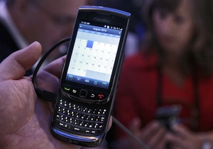 Выручка производителя смартфонов Blackberry выросла на 33% по итогам года