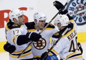 NHL: Бостон добывает четвертую победу подряд