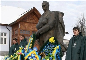 Нищення пам ятників започаткували за СРСР
