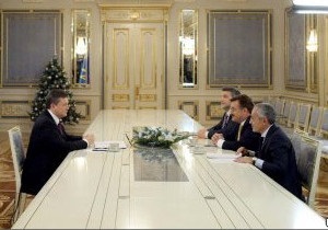 Янукович: Південний Потік -  шантаж і виклик  для України