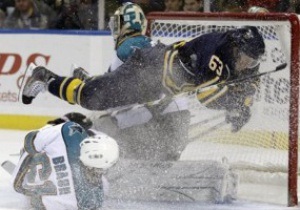 NHL: Баффало разгромил Сан-Хосе, Бостон расправился с Островитянами