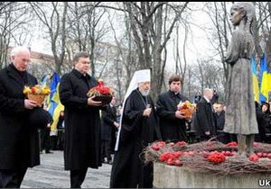 Янукович назвав Голодомор   трагедією  