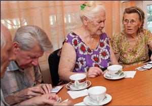 Жінки йтимуть на пенсію разом з чоловіками