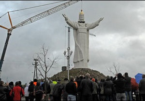   Найвищу статую   Ісуса встановили у Польщі