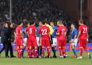 УЕФА решит судьбу матча Италия-Сербия 28 октября