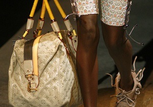 Louis Vuitton вынужден поднять цены на сумки