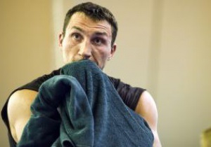 Владимиру Кличко запретили драться с Джеймсом Тони