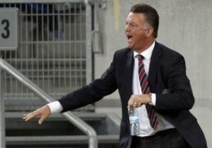 Луи ван Гал будет тренировать Баварию еще два сезона