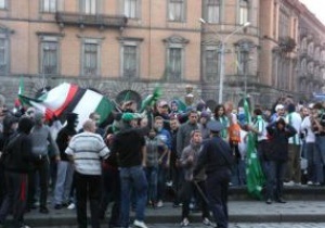 Во Львове произошла стычка между фанатами Карпат и Боруссии