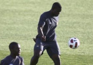 Балотелли спел гимн Милана перед операцией на колене