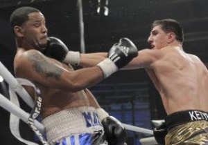 Марко Хук бьет Годфри