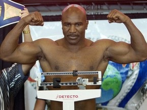 Холифилд ведет переговоры о поединке с Виталием Кличко