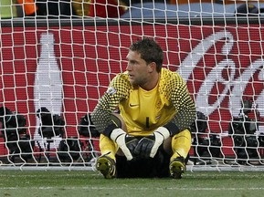 Вратарь Аякса уверен в успехе в дуэли с Динамо