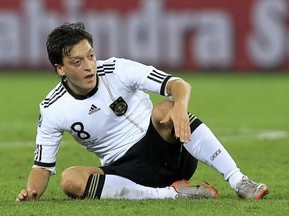 Озил остается в Вердере