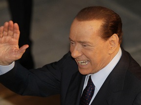 Берлускони ответил на критику болельщиков Милана