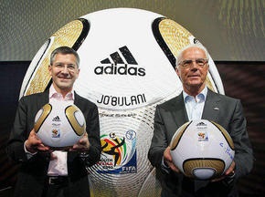 В ЮАР презентовали официальный мяч финала ЧМ-2010
