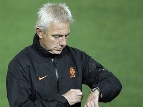 Ван Марвейк: Испанцы показывают более привлекательный футбол, чем мы